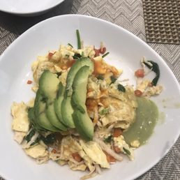 Breakfast: veggie & chicken breast scrabble