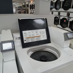 Used machine water from previous from my own dirty clothes  to clean the floors. The guys a sick fuxk.[owner.] He won't give refunds