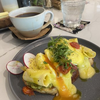Fig & Ginger - Mashed avocado - Breakfast & Brunch Near Me - Honolulu, Hawaii Fig & Ginger - Mashed avocado - Breakfast & Brunch Near Me - Honolulu, Hawaii