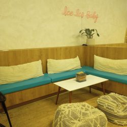 Bulles Et Creme - Inside the store