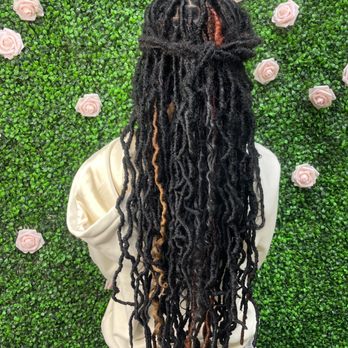 Rena YSSLSTUDIO - Butterfly Locs w some color - Hair Stylists Near Me - Long Beach, California