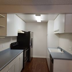 B&F Cabinet - Before - my original 1970s galley kitchen (yes, it really looked like this!)