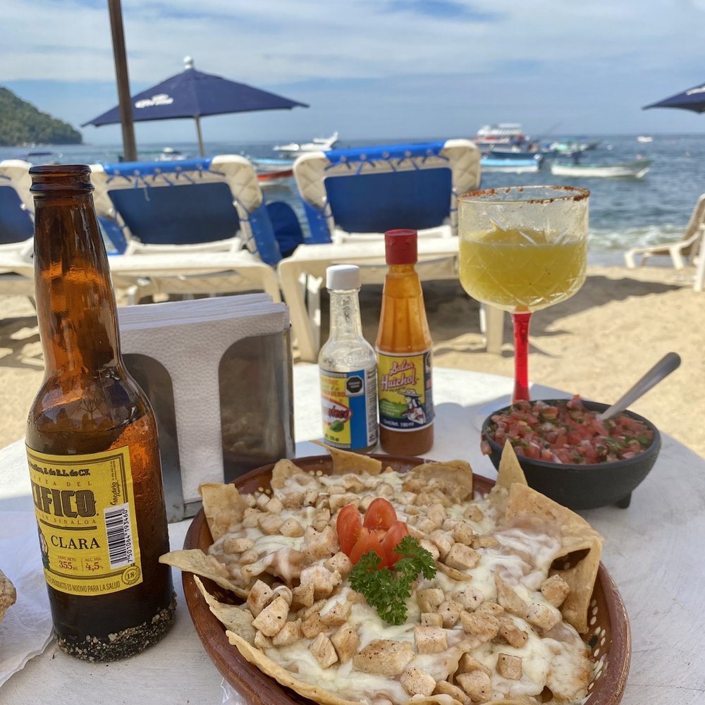 Chicken nachos with fresh salsa Chicken nachos with fresh salsa
