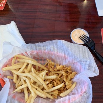 The Chubby Mullet - Clam strips and fries. A bit sparse. - Seafood Near Me - Micco, Florida