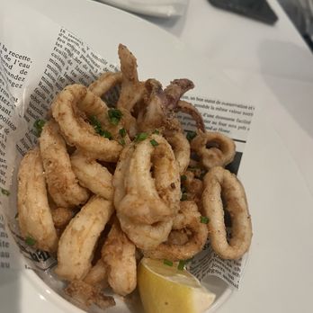 Towne380 - Calamari - Wine Bars Near Me - Laval, Quebec Towne380 - Calamari - Wine Bars Near Me - Laval, Quebec