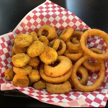 Sam's Southern Eatery - Southern Near Me - Niles, Ohio