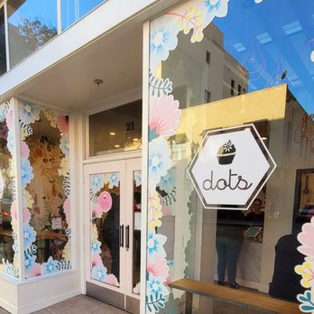 Dots Cupcakes - Cupcakes Near Me - Pasadena, California