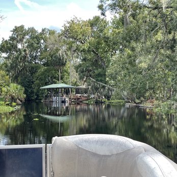 The Castaways on the River - Vacation Rentals Near Me - Astor, Florida