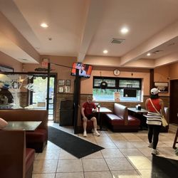 Tony's Pizza