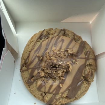 Crumbl - Marietta - Single Peanut butter cup cookie - Bakeries Near Me - Marietta, Georgia Crumbl - Marietta - Single Peanut butter cup cookie - Bakeries Near Me - Marietta, Georgia