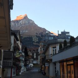Engelberg Trail Hotel - View from street level adjacent to main entrance