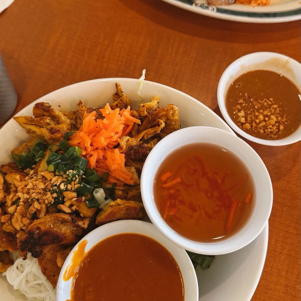 ##48 Bun Ga Sate ##48 Bun Ga Sate