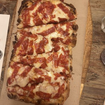 Gallo Nero - Diavola Pizza - Wine Bars Near Me - Barcelona, B