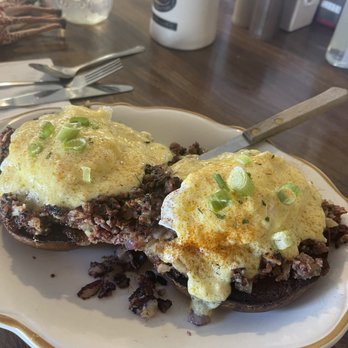Herb's - Pastrami hash Benedict - Delis Near Me - Uncasville, Connecticut Herb's - Pastrami hash Benedict - Delis Near Me - Uncasville, Connecticut