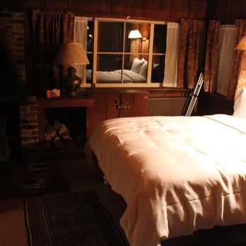 Deetjens Big Sur Inn - Grandpa's room. - Hotels Near Me - Big Sur, California