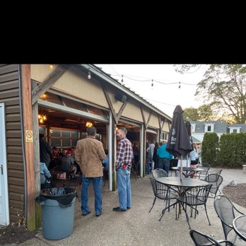 Cottleville Wine Sellers - a group of people outside - Delis Near Me - Saint Charles, Missouri Cottleville Wine Sellers - a group of people outside - Delis Near Me - Saint Charles, Missouri