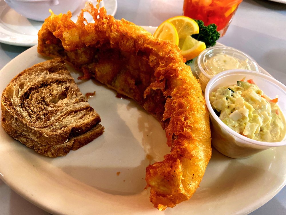 LISA’S AT LAKESIDE 19 Photos 214857 County Rd, Hatley, Wisconsin