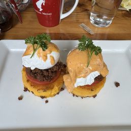 Eggs Benedict - llapangachos