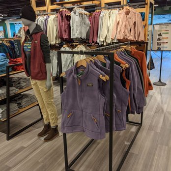 LL Bean - Vests and fleece jackets - Men's Clothing Near Me - Barrie, Ontario