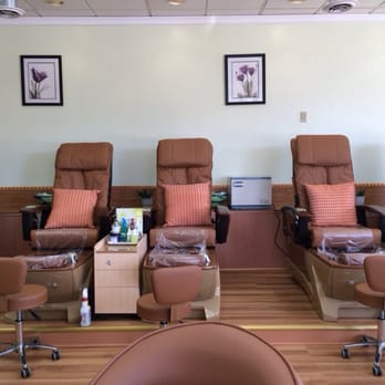 Gold Nails - Nail Salons Near Me - Johnston, Rhode Island