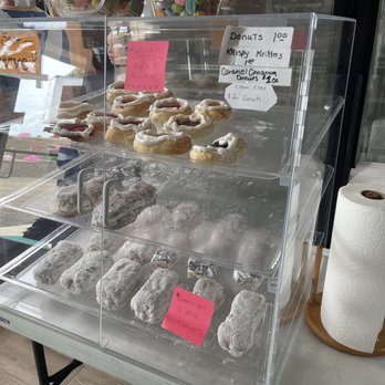 Country Variety - Kolaches - Gift Shops Near Me - Montour, Iowa