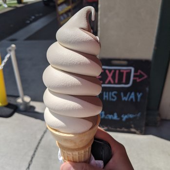 Meadowlark Dairy - Large Vanilla Chocolate Swirl - Ice Cream & Frozen Yogurt Near Me - Pleasanton, California Meadowlark Dairy - Large Vanilla Chocolate Swirl - Ice Cream & Frozen Yogurt Near Me - Pleasanton, California
