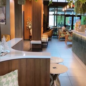 Escape 360 - Decor and sitting area - Cafes Near Me - McKinney, Texas