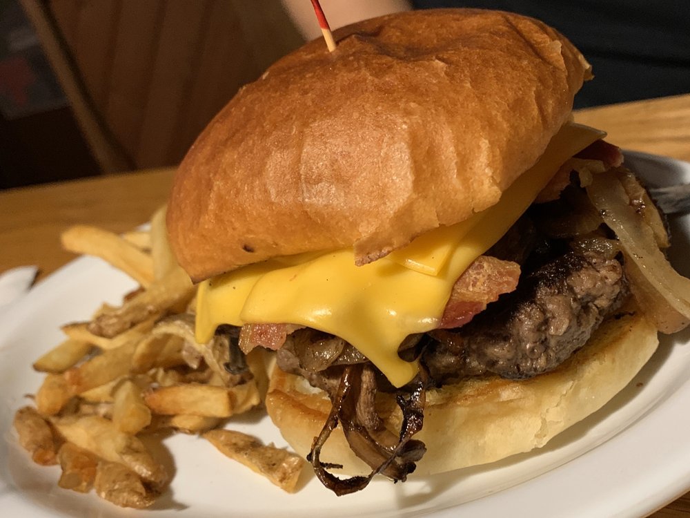 GENO’S SPORTS BAR AND GRILL 30 Photos & 77 Reviews 14848 Thompson