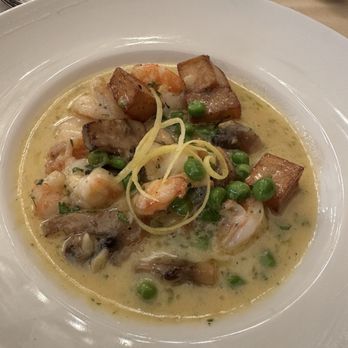 Arnaud's Restaurant - Shrimp Clemenceau - Cajun/Creole Near Me - New Orleans, Louisiana