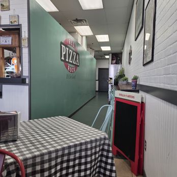 Red Rock Pizza - Pizza Near Me - Las Vegas, Nevada Red Rock Pizza - Pizza Near Me - Las Vegas, Nevada