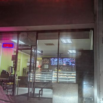 Pixie Donuts Pomona - Open but empty - Donuts Near Me - Pomona, California