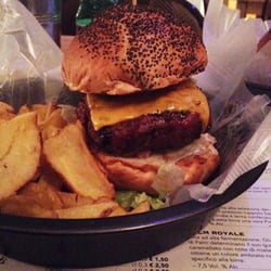 Public House Burger Gourmet - Cheeseburger!