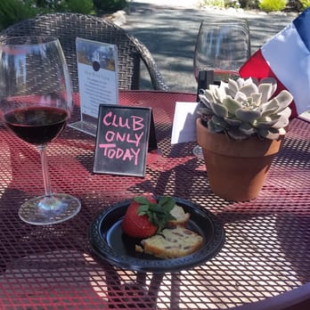 Rodrigue Molyneaux Winery - Wineries Near Me - Livermore, California