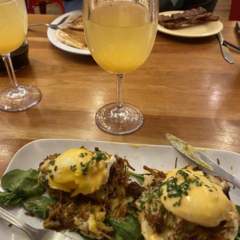 Ruby Slipper Decatur - Eggs Cochon and a Peach Bellini - Breakfast & Brunch Near Me - New Orleans, Louisiana Ruby Slipper Decatur - Eggs Cochon and a Peach Bellini - Breakfast & Brunch Near Me - New Orleans, Louisiana