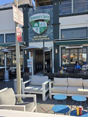 Hennessey's Tavern by null