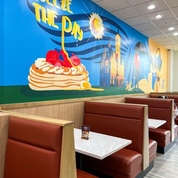 Keke's Breakfast Cafe - Seating - Breakfast & Brunch Near Me - Nashville, Tennessee