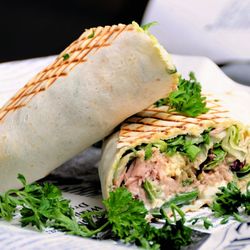 Rich 'n Greens - Tokio Tuna Wrap :)