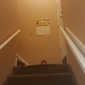 653 Happy Feet Massage - How it looks when walking in the front door.....check in is to the right - Massage Therapy Near Me - Lyndhurst, New Jersey