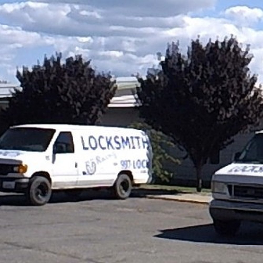 RRRaceway Locksmith - Mobile 24/7 Locksmith Fleet of Vans. - Keys & Locksmiths Near Me - Carlton, Washington