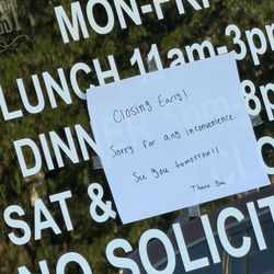 Sign stating early closure