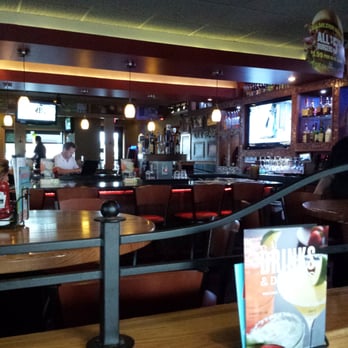 Applebee's Grill + Bar - The bar - American Near Me - Streetsboro, Ohio