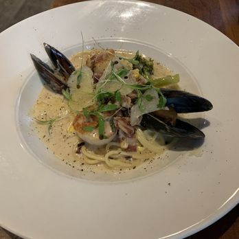 2 Doors Down - Scallop and mussels spaghettini - Canadian (New) Near Me - Halifax, Nova Scotia
