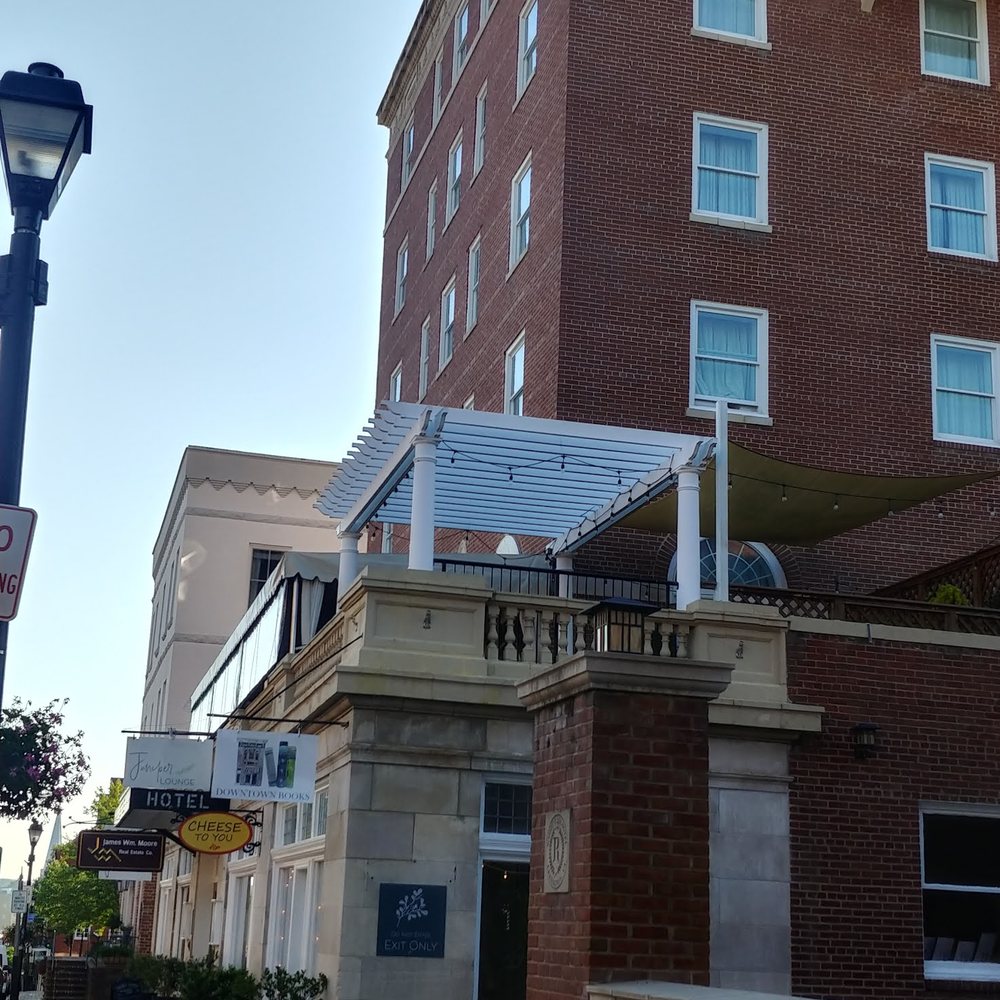 The exterior of The Gin, which is located on Main Street.