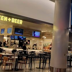 Storefront (12/10/24). @LudacrisChickenAndBeer @FlyLAXAirport #Westchester #Airport #Chicken #Beer