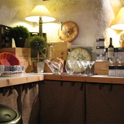 Armand Aubert - En sous-sol, le coin du vin