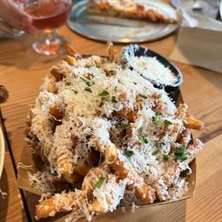 Garlic parm fries
