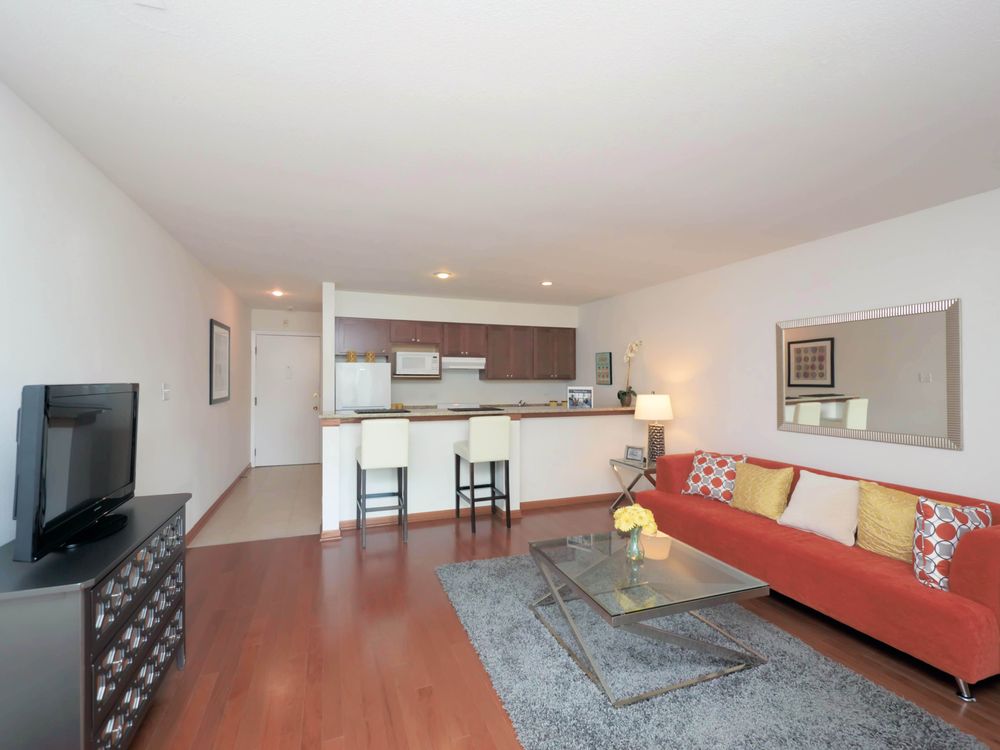 BARRINGTON LAKES APARTMENTS 65 Photos & 42 Reviews 2200 Hassell Rd