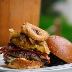 Peter's Burger Pub