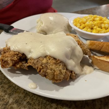 Wolf Den Family Restaurant - Chicken fried steak, corn, mashed potatoes and Texas toast. - American Near Me - Gainesville, Texas Wolf Den Family Restaurant - Chicken fried steak, corn, mashed potatoes and Texas toast. - American Near Me - Gainesville, Texas