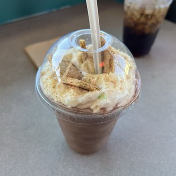 The Win-Dow Long Beach - Chocolate Smores Shake - Burgers Near Me - Long Beach, California